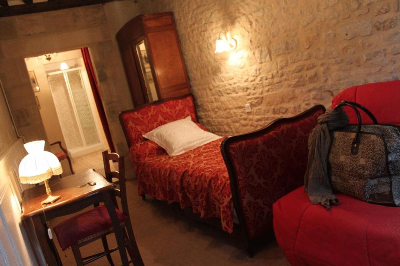 Le Tardif, Noble Guesthouse Байе Номер фото